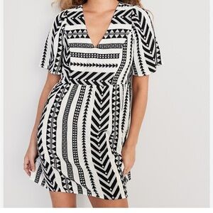 Old navy cotton jacquard v neck dress BNWT
